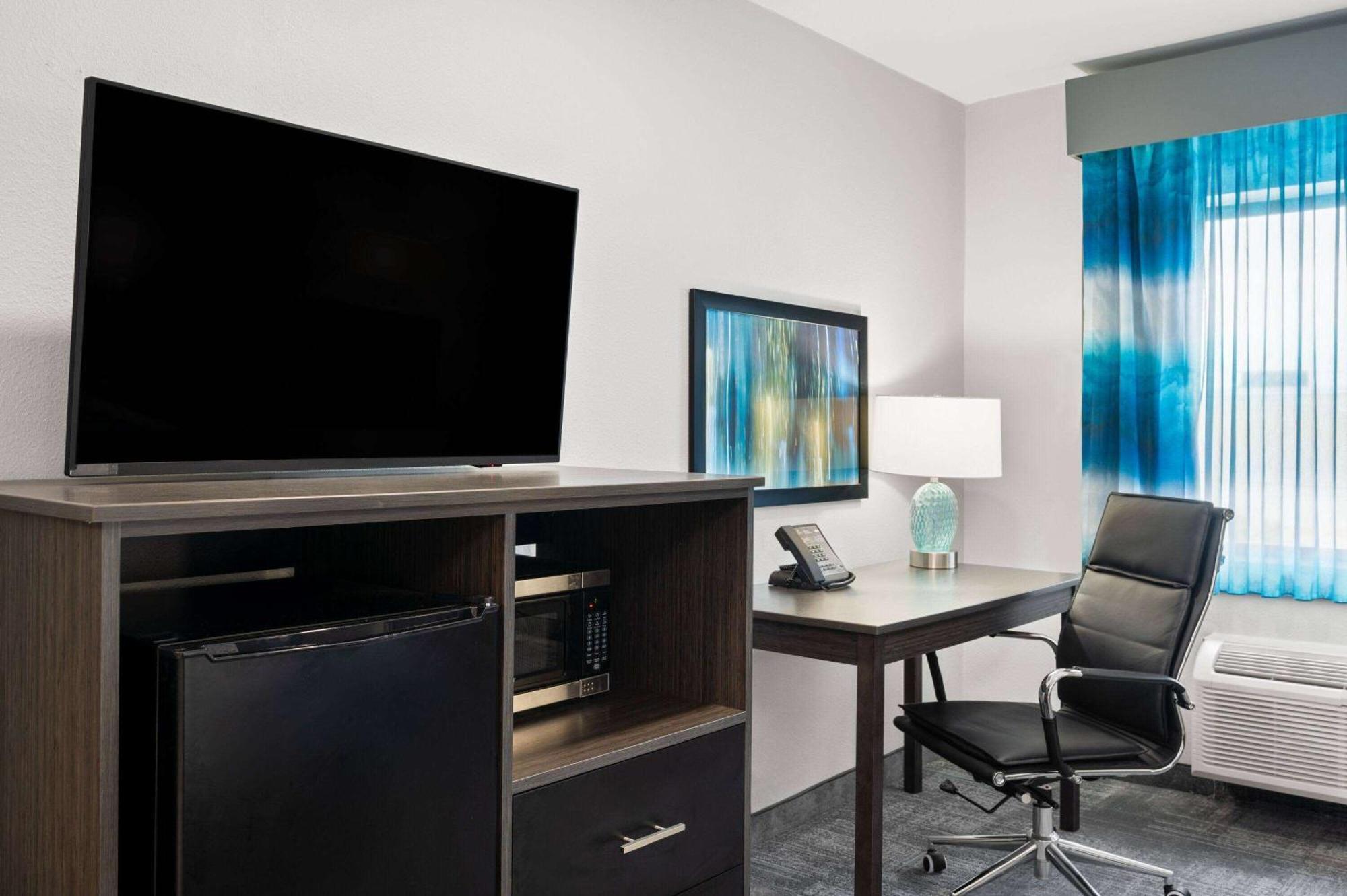 La Quinta Inn By Wyndham Indianapolis Airport Executive Dr Kültér fotó