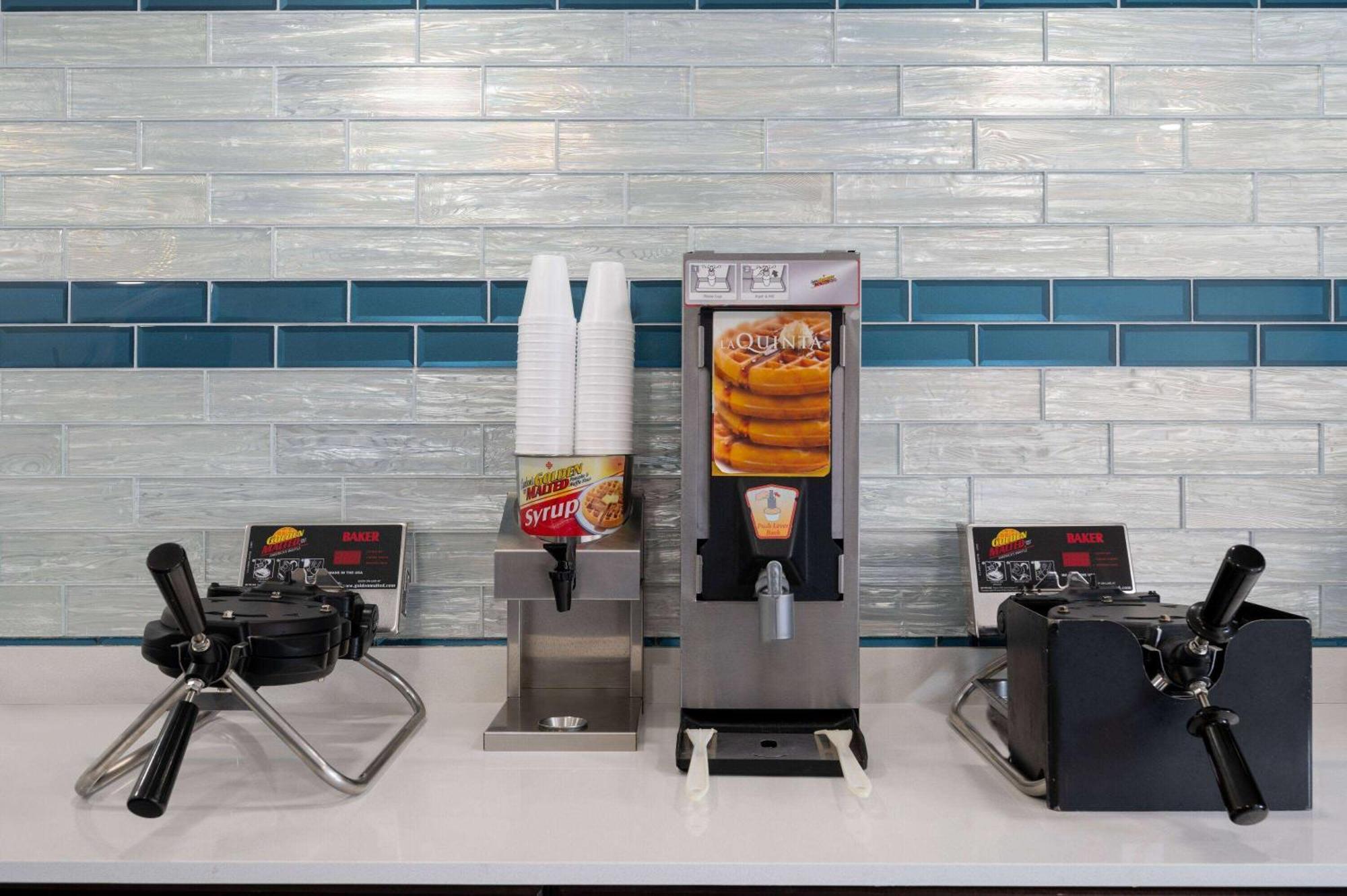 La Quinta Inn By Wyndham Indianapolis Airport Executive Dr Kültér fotó