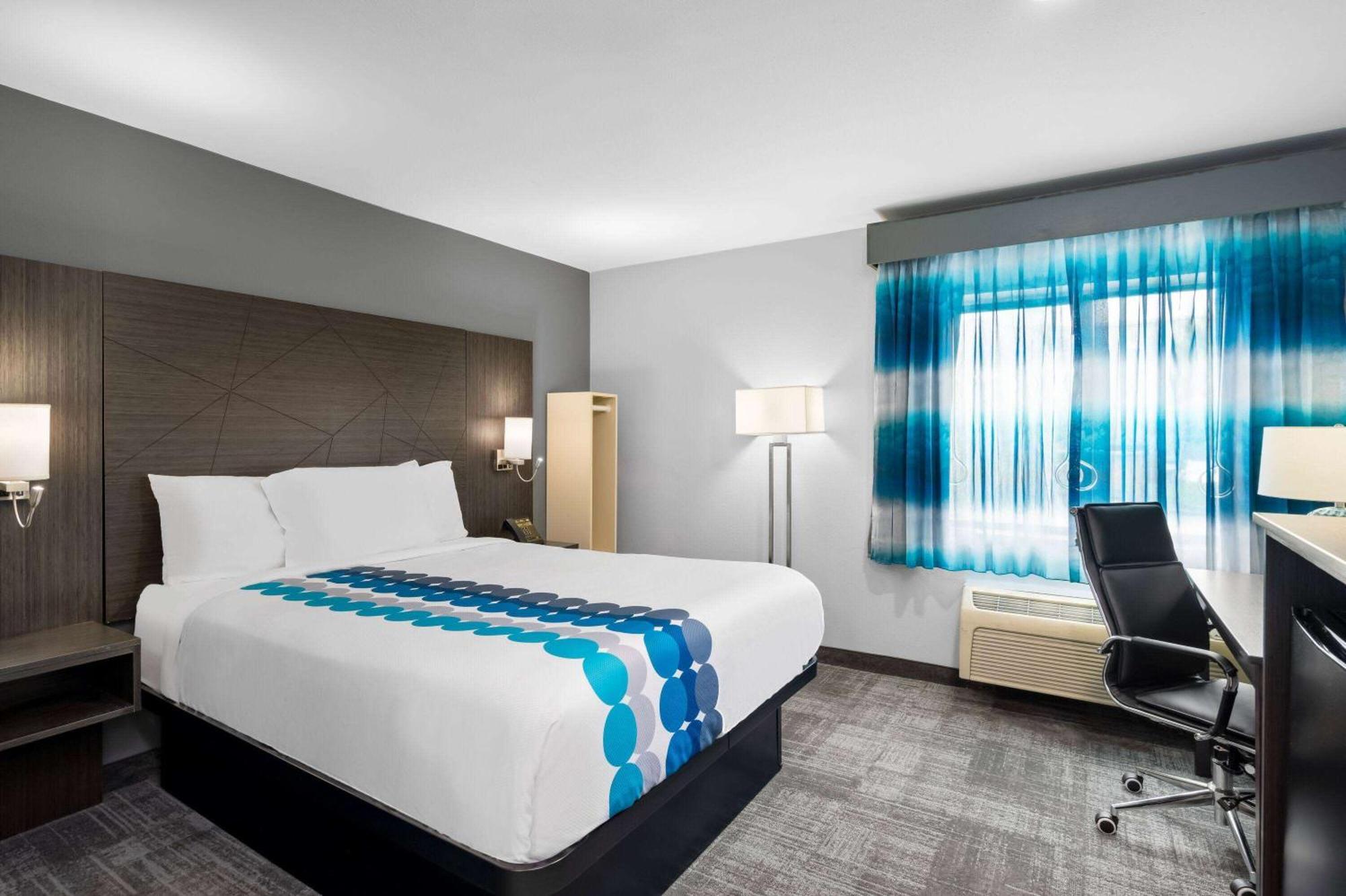La Quinta Inn By Wyndham Indianapolis Airport Executive Dr Kültér fotó