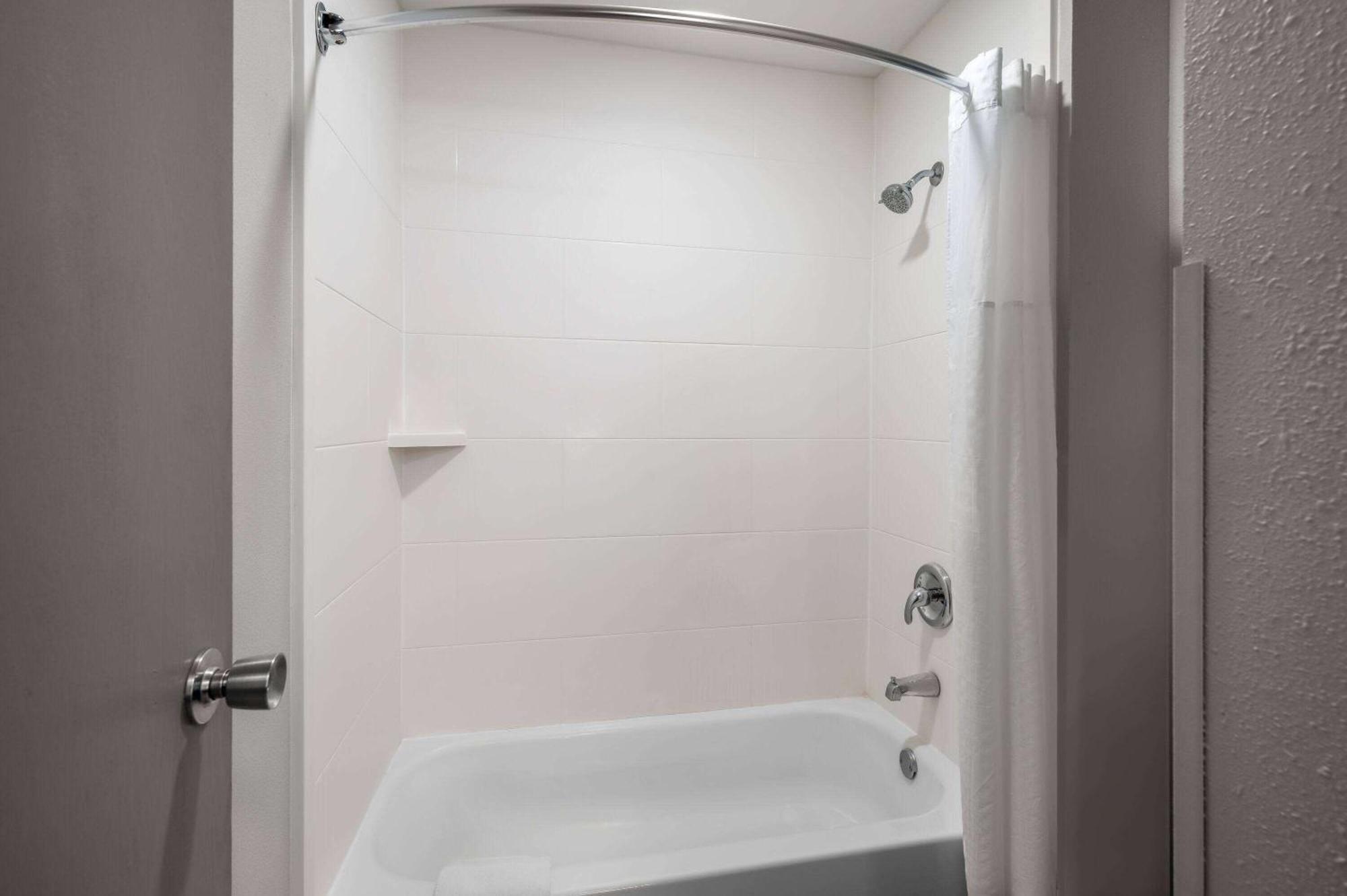 La Quinta Inn By Wyndham Indianapolis Airport Executive Dr Kültér fotó