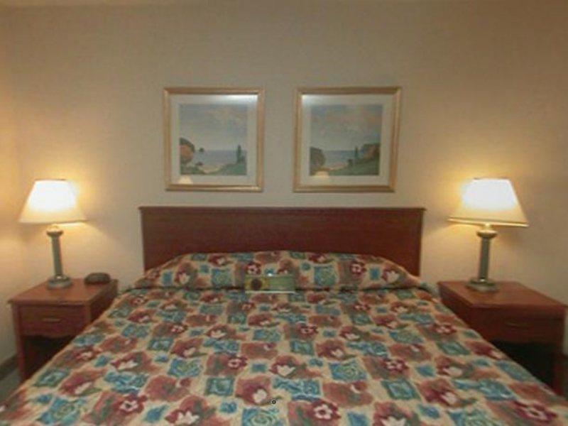 La Quinta Inn By Wyndham Indianapolis Airport Executive Dr Kültér fotó