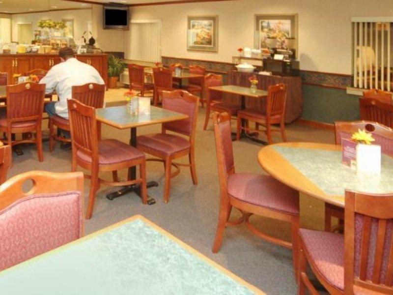 La Quinta Inn By Wyndham Indianapolis Airport Executive Dr Kültér fotó